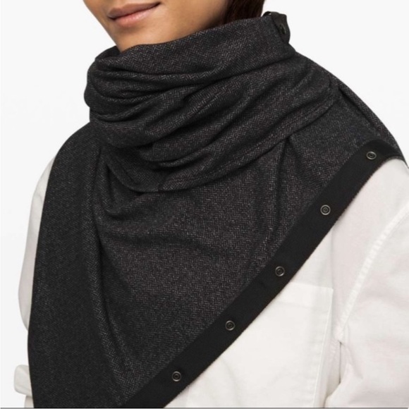 Lululemon Vinyasa Scarf in Rulu Herringbone - Picture 15 of 16